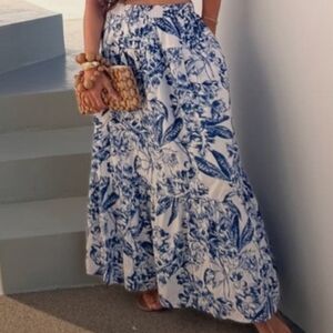 Abercrombie & Fitch Blue and White  Tiered Maxi Skirt Sz Small EUC